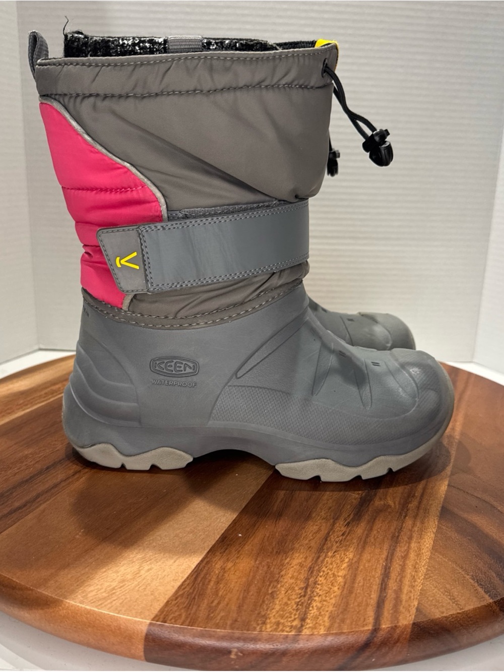 KEEN Kids Waterproof Gray and Pink Winter Boots Size 3